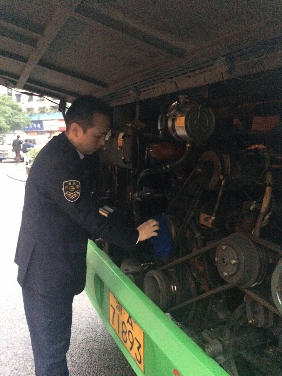 想在乘客需求前,做在乘客需求时—805线五星级驾驶员曾奕