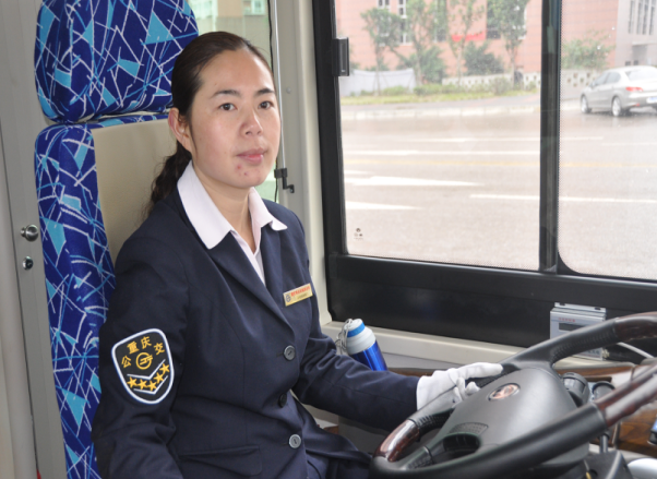 公交战线的巾帼女将 节能降耗的排头兵