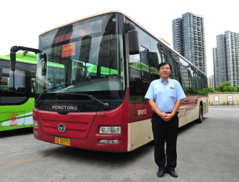 展驾驶技能风采 树重庆公交形象